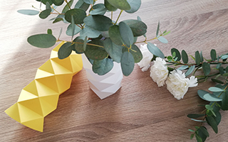 Atelier fabrication d’un vase en origami