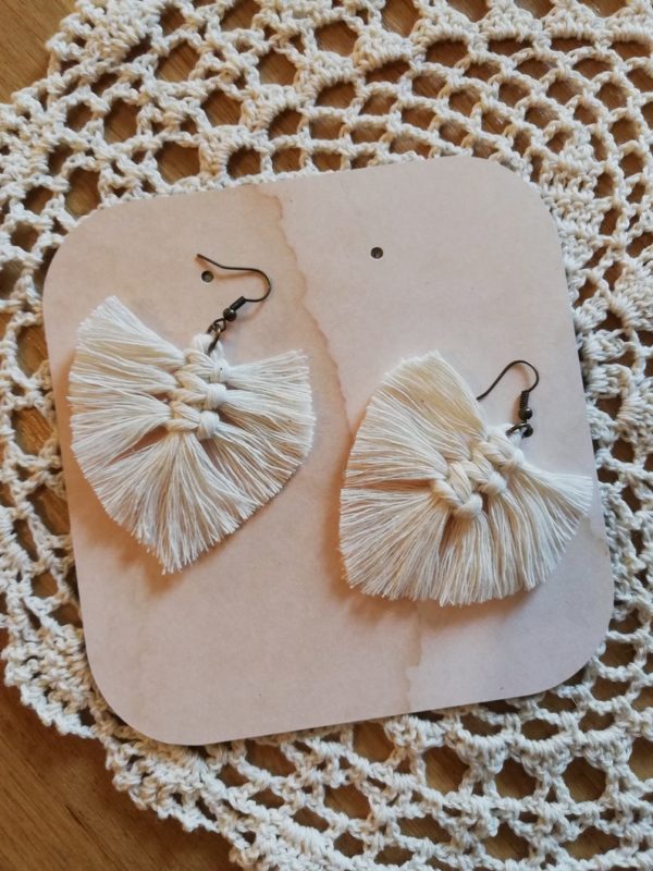 Boucles d'oreilles feuilles pendantes macramé bohème apprêts bronze – Image 4