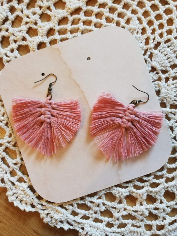 Boucles d'oreilles feuilles pendantes macramé bohème apprêts bronze – Image 3