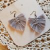Boucles d'oreilles feuilles pendantes macramé bohème apprêts bronze – Image 2