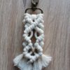 Porte clé/bijoux de sac Macramé corde coton beige mousqueton bronze – Image 3
