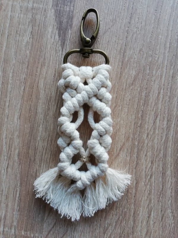 Porte clé/bijoux de sac Macramé corde coton beige mousqueton bronze – Image 3