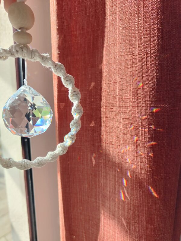 Sun Catcher - décoration macramé bohème, pampille verre reflets soleil – Image 2
