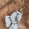 Porte clé/bijoux de sac ou banane Macramé – Image 3